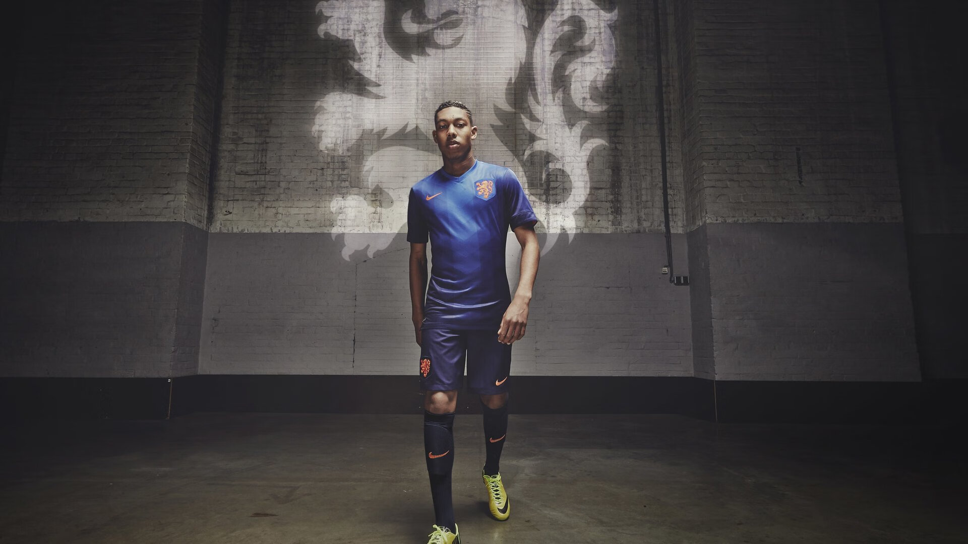 欧洲预选赛的精彩瞬间：全场观众尽情欢呼，欧洲预选赛一共几轮